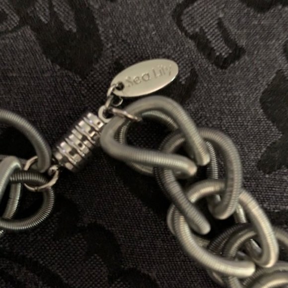 Unique 2-Tone gray piano wire stretch art necklace and earrings: modern, clean - Picture 2 of 6